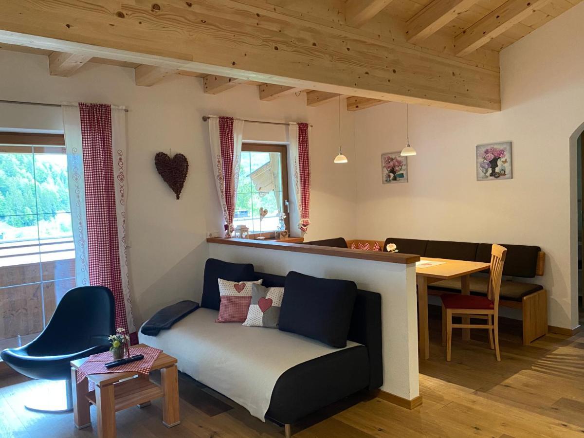 Trixlhof Bed and Breakfast Sankt Ulrich am Pillersee Exteriör bild